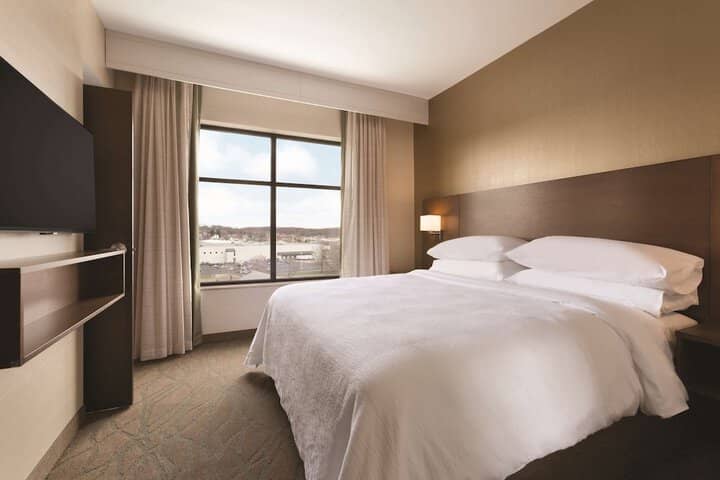 Room 9 of 40
