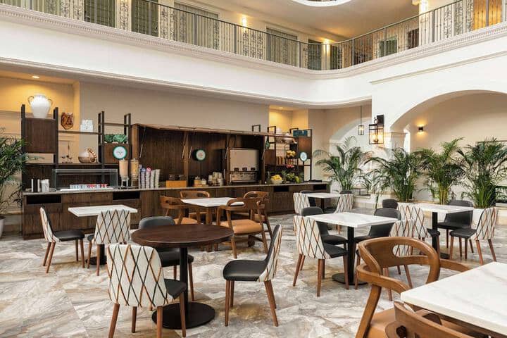 Breakfast area
