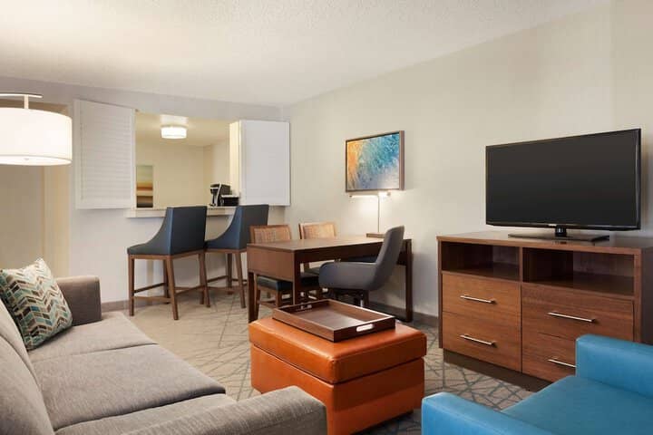 Room 13 of 42