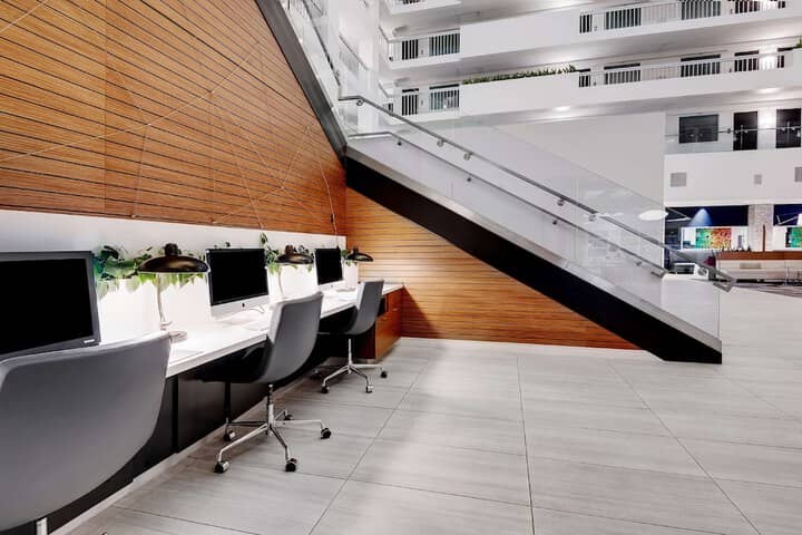 Business Center 58 of 61