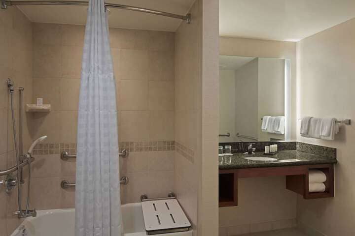 Room 27 of 48