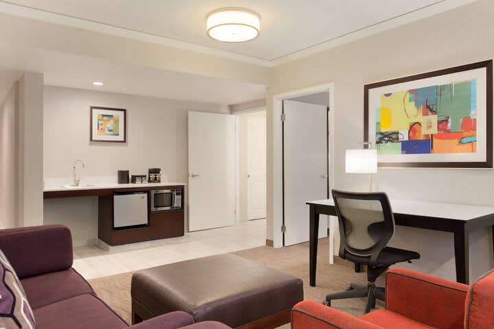 Room 28 of 79