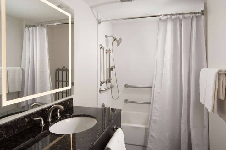 Room 29 of 61