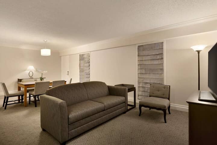 Room 17 of 51