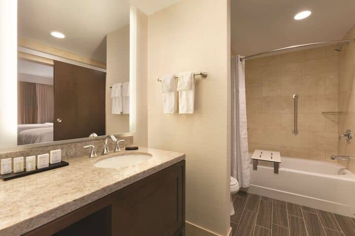 Room 12 of 40