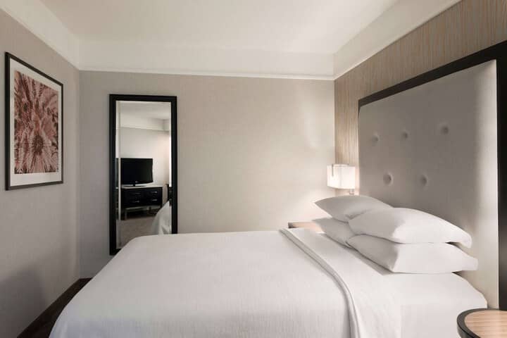Room 27 of 79