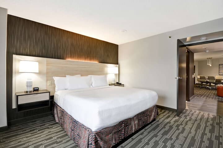 Room 13 of 66