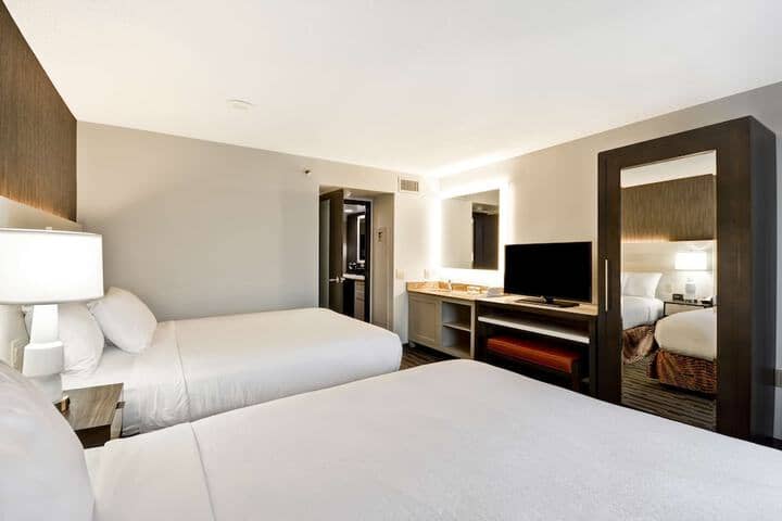 Room 10 of 66