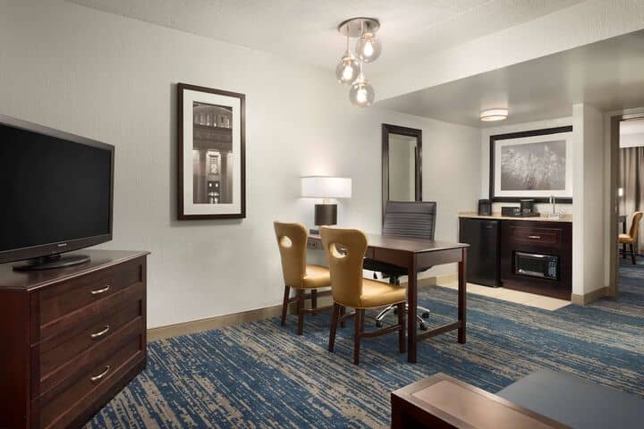Room 18 of 43
