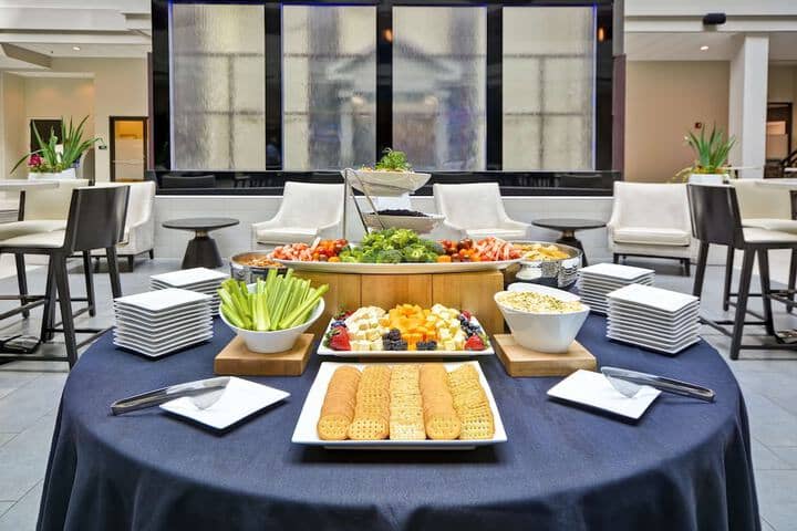 Dining 37 of 66