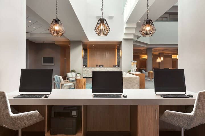 Business Center 65 of 70