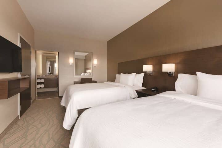 Room 8 of 40