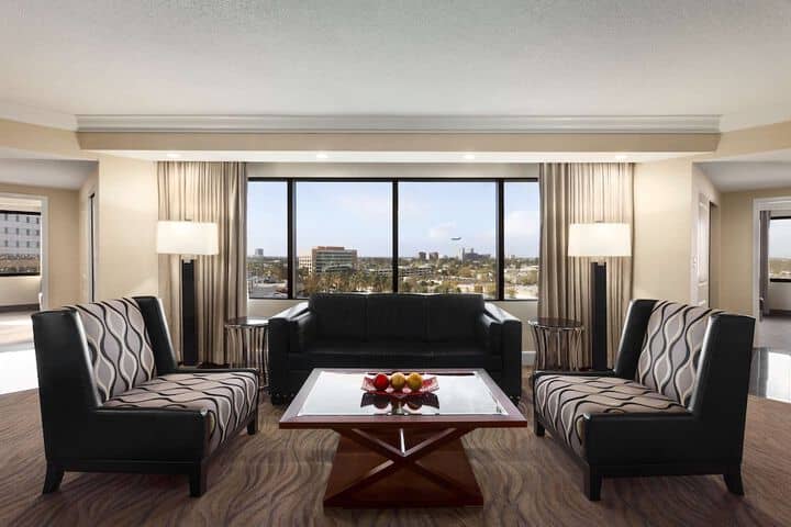 Room 32 of 79