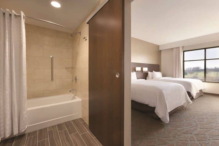 Room 15 of 40
