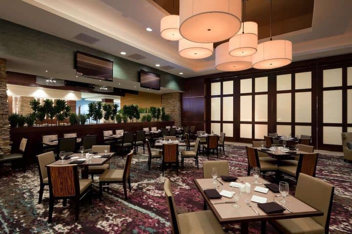 Dining 24 of 61
