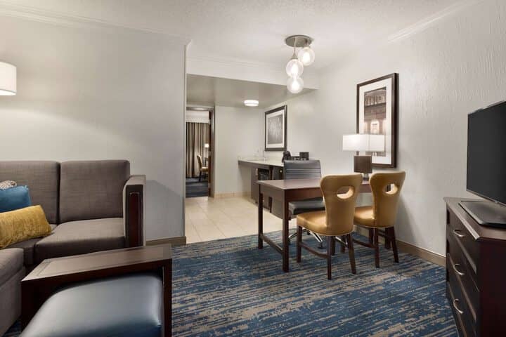 Room 19 of 43